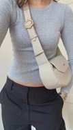Foto de Bolso cruzado Cluse Sacroisé Petite beige y detalles dorados