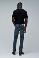 Foto de Pantalón vaquero regular fit color azul efecto lavado
