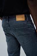 Foto de Pantalón vaquero regular fit color azul efecto lavado