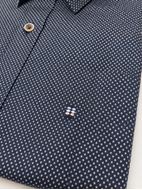 Foto de Camisa extra-suave en algodon con bolsillo, mini estampado geométrico