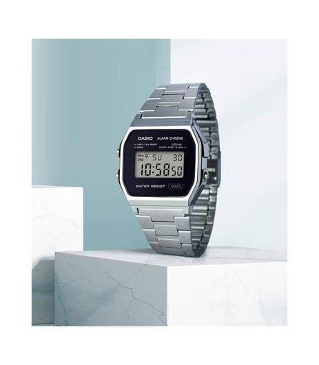 Foto de Reloj Retro Casio digital acero y esfera negra