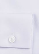 Foto de Camisa vestir blanca slim fit y tapeta con botones ocultos