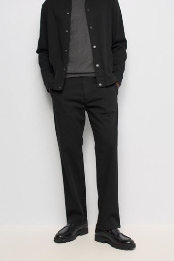 Foto de Pantalones joggers straight fit negro