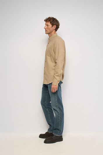 Foto de Camisa 100% algodón beige con bolsillo