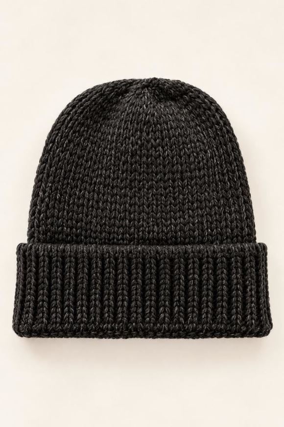 Foto de Gorro de punto grueso en negro antracita con vuelta