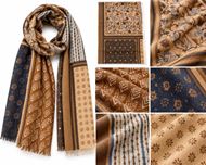 Foto de Fular de hombre multicolor con estampado floral y geométrico en tonos camel y azul 70x200cm
