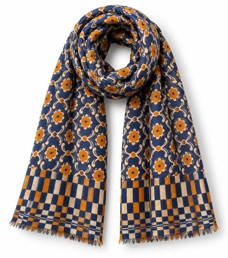 Foto de Bufanda Boccola azul marino con estampado floral y geométrico naranja 70x200cm